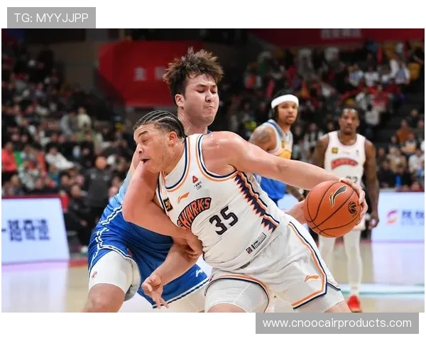 中国男篮迎战强敌,王哲林领衔冲击亚洲杯冠军,焦点对决即将上演 中国男篮迎战强敌,王哲林领衔冲击亚洲杯冠军,焦点对决即将上演