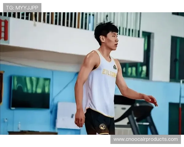 中国男篮新赛季备战提速年轻球员崭露头角引发球迷期待高涨士气提升