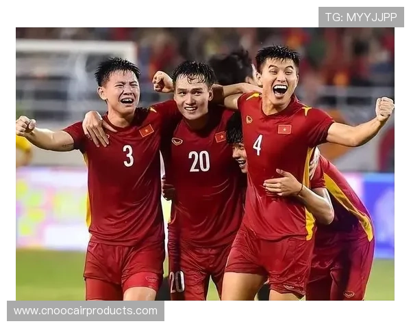 国足备战世预赛进入冲刺阶段主帅强调年轻化与防守稳定提升进攻效率