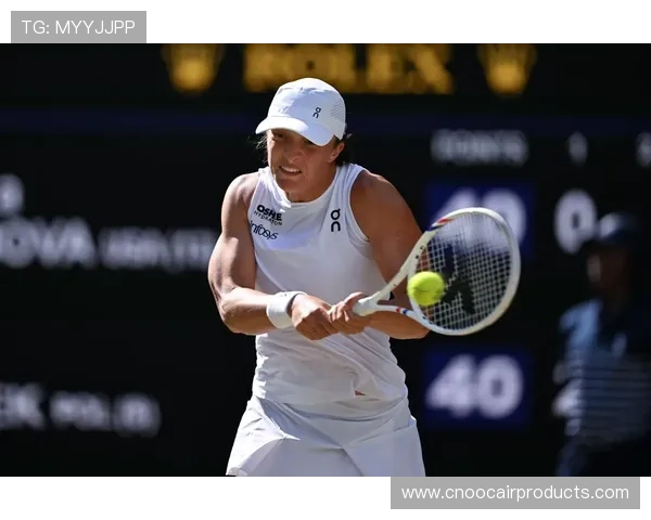 网球巨星在温网赛场激战正酣 新一代选手崭露头角挑战传统霸主 网球巨星在温网赛场激战正酣 新一代选手崭露头角挑战传统霸主