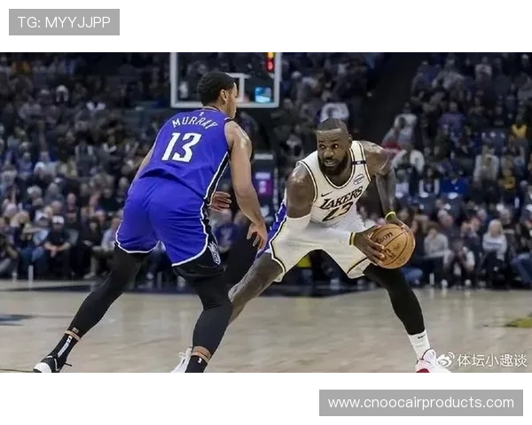 詹姆斯带领湖人力克勇士 关键时刻表现展现领导力 詹姆斯带领湖人力克勇士 关键时刻表现展现领导力